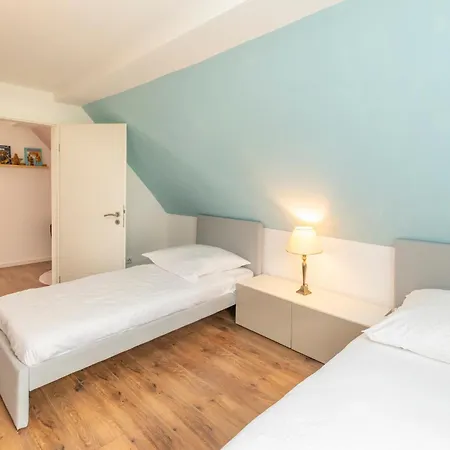 Ein Familie Haus In Zentrale Lage בית נופש *